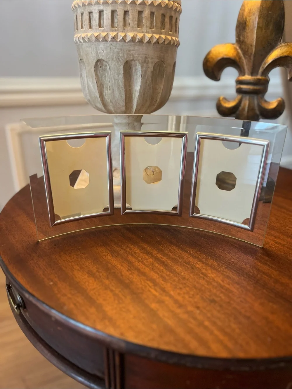 Vtg 1980s Postmodern Curved Floating Glass Silver Tone Picture Triple Frame 3x5